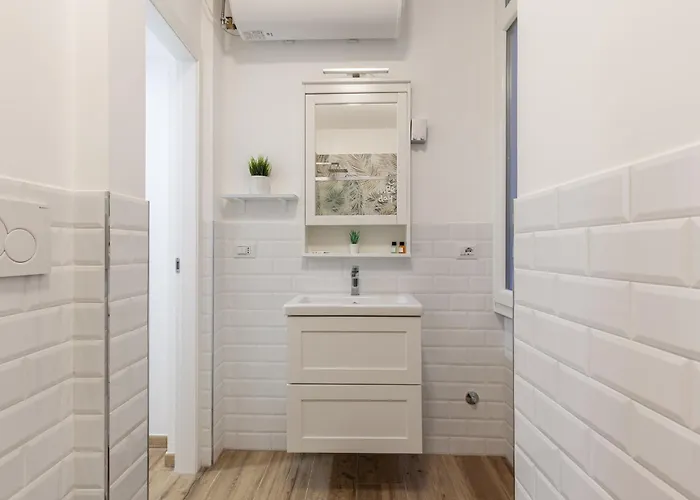 Hostly-the Porta Pia Suite-rome Centre With Charme Rzym